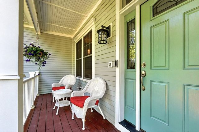 10 Dudley Rd, Bedford, MA 01730