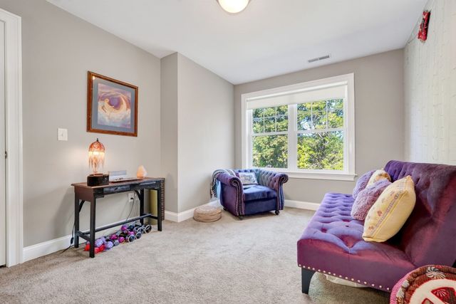 10 Dudley Rd, Bedford, MA 01730