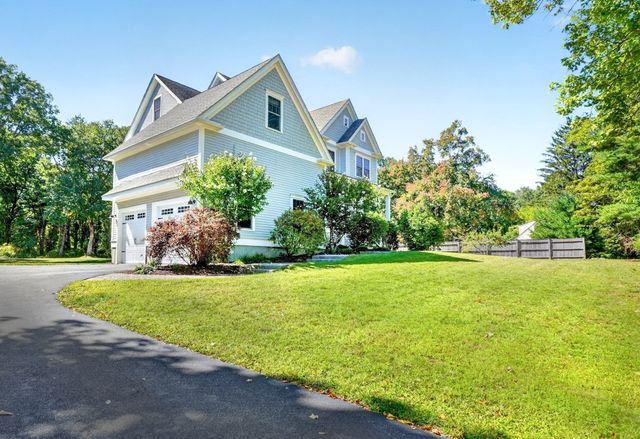10 Dudley Rd, Bedford, MA 01730