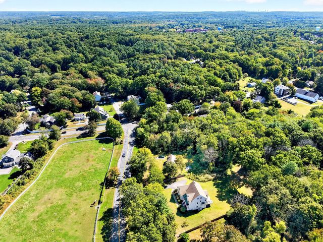 10 Dudley Rd, Bedford, MA 01730