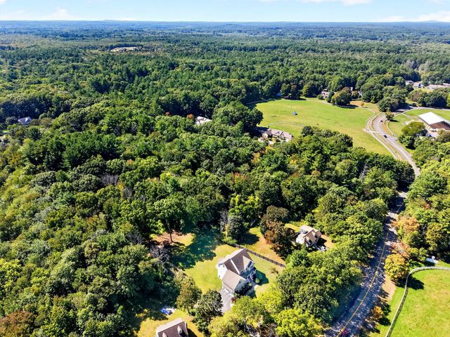 10 Dudley Rd, Bedford, MA 01730
