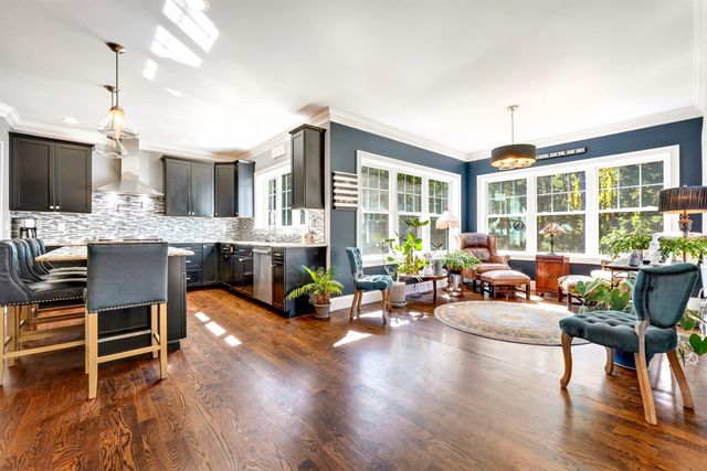 10 Dudley Rd, Bedford, MA 01730