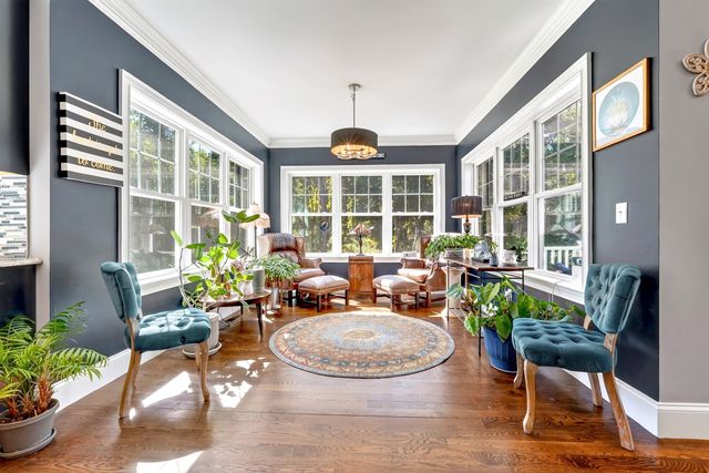 10 Dudley Rd, Bedford, MA 01730