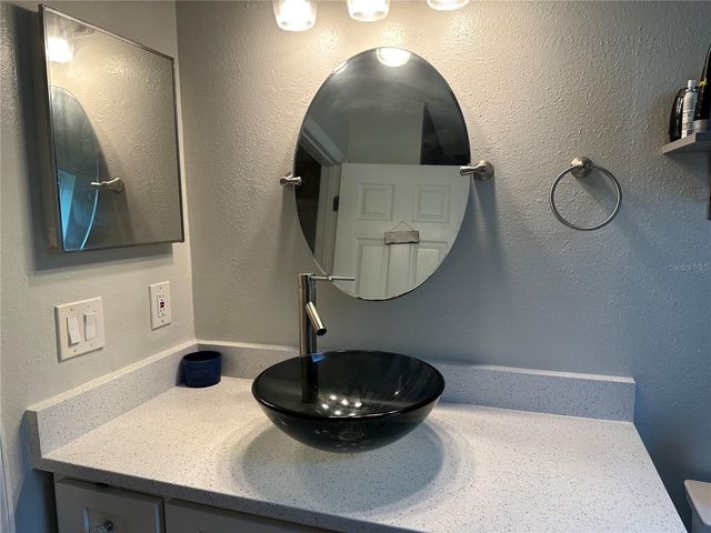 4706 BARRETT COURT, Tampa, FL 33617