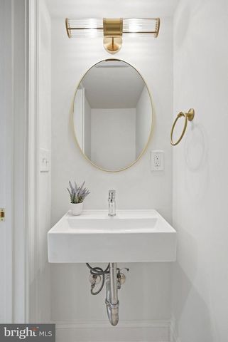 1608 33RD ST NW, Washington, DC 20007