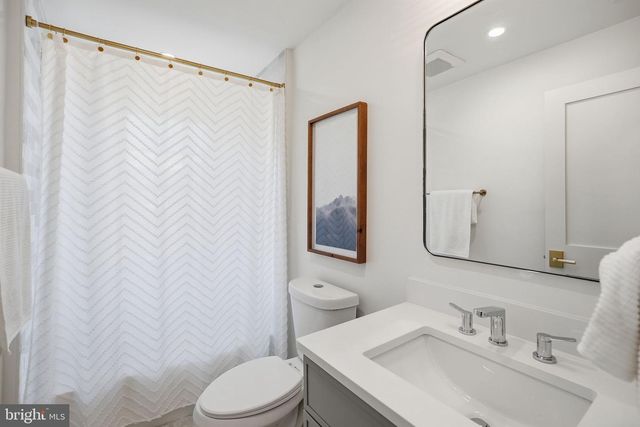 1608 33RD ST NW, Washington, DC 20007