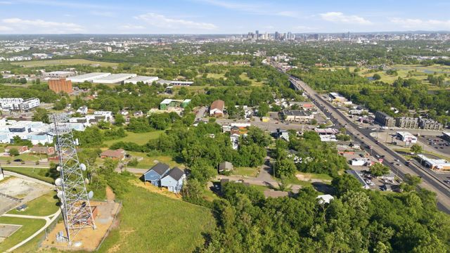 2109C W Summitt Ave, Nashville, TN 37218