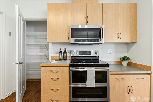 529 241st Lane SE, Sammamish, WA 98074