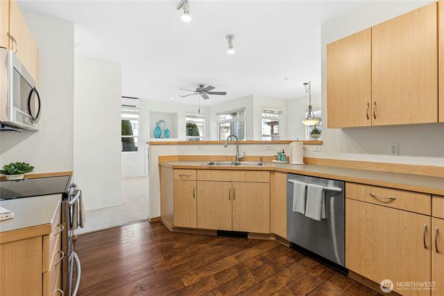 529 241st Lane SE, Sammamish, WA 98074