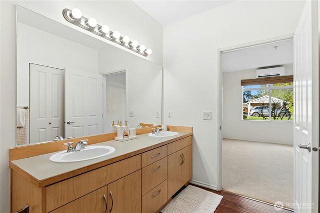 529 241st Lane SE, Sammamish, WA 98074