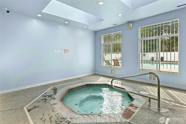 529 241st Lane SE, Sammamish, WA 98074