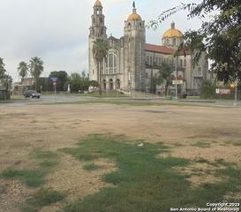 1802 N ZARZAMORA ST, San Antonio, TX 78201