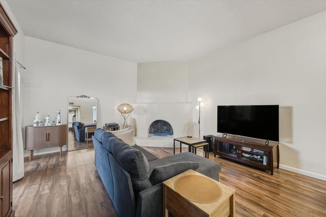 121 Calle Sol Se Mete NW, Albuquerque, NM 87120