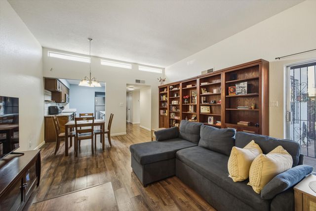 121 Calle Sol Se Mete NW, Albuquerque, NM 87120