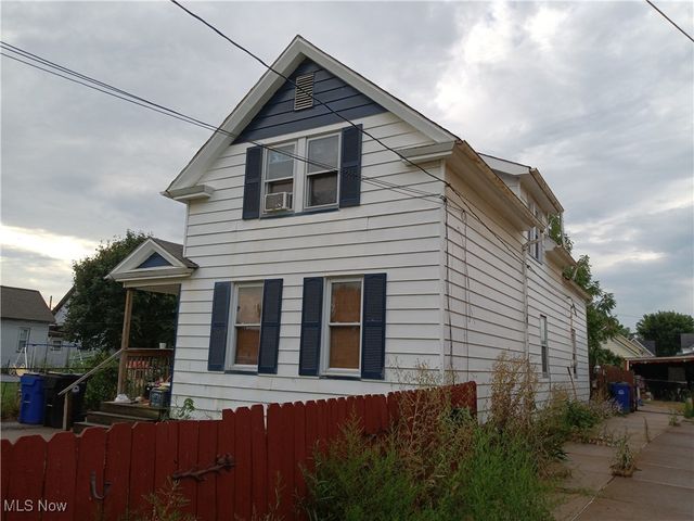 3527 Carlyle Avenue, Cleveland, OH 44109