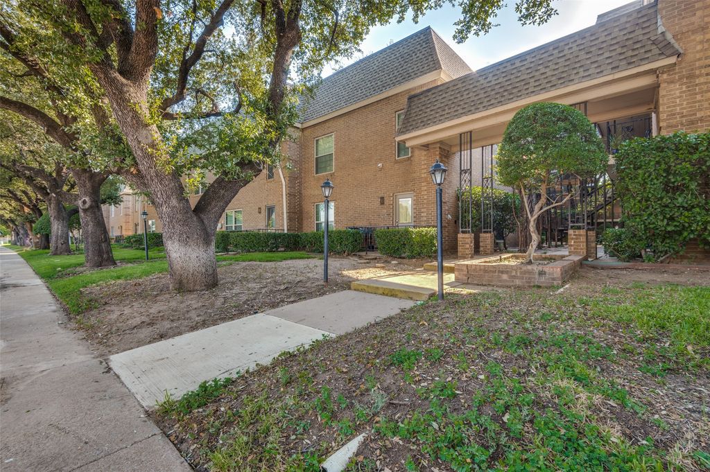 4430 Harlanwood Drive N 209, Fort Worth, TX 76109 — exterior