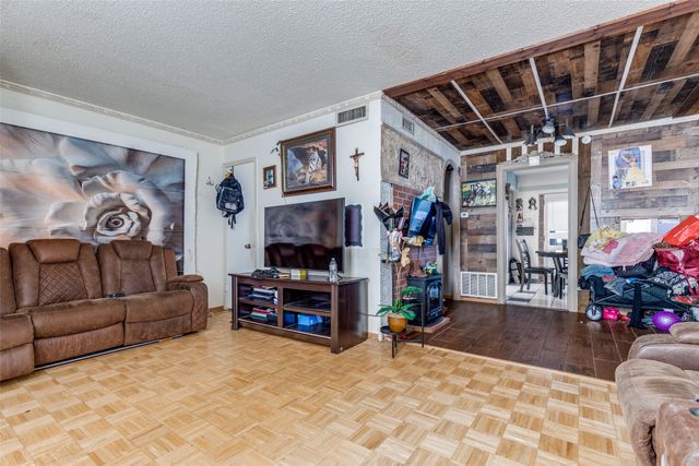 9843 Park Lane Court, Dallas, TX 75220