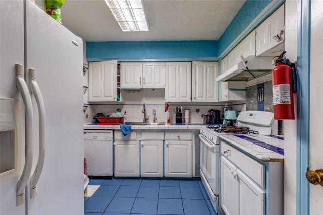 9843 Park Lane Court, Dallas, TX 75220