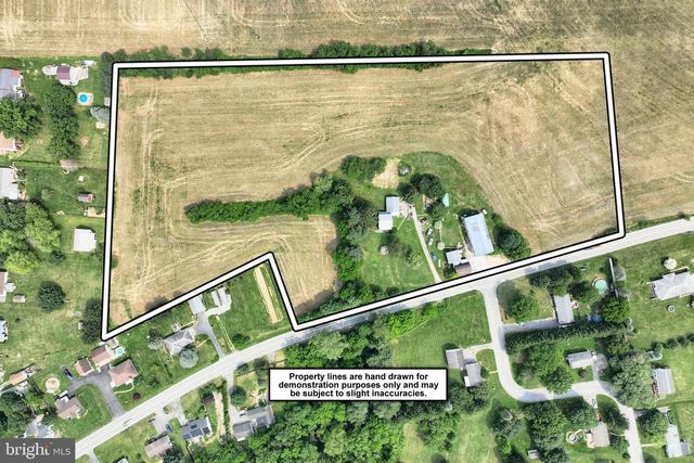 2241 CRALEY RD, Windsor, PA 17366