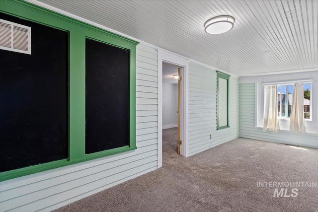 541 3rd St. E., Hansen, ID 83334