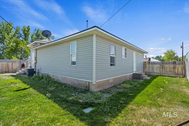 541 3rd St. E., Hansen, ID 83334