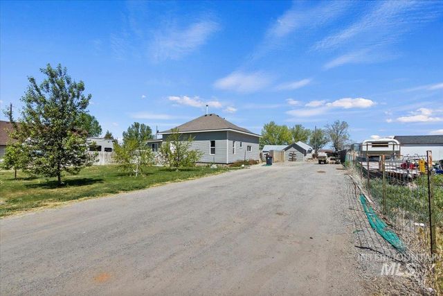 541 3rd St. E., Hansen, ID 83334