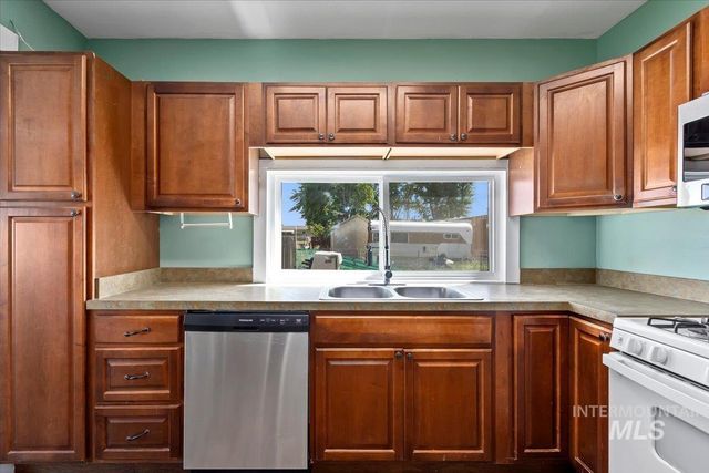 541 3rd St. E., Hansen, ID 83334