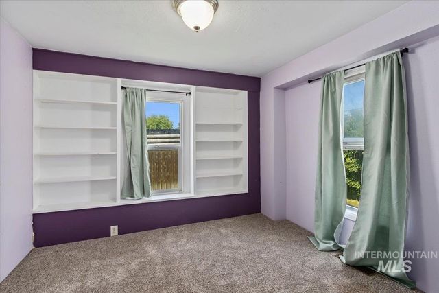 541 3rd St. E., Hansen, ID 83334