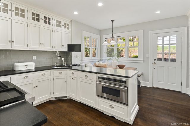 14 Aldridge Road, Chappaqua, NY 10514