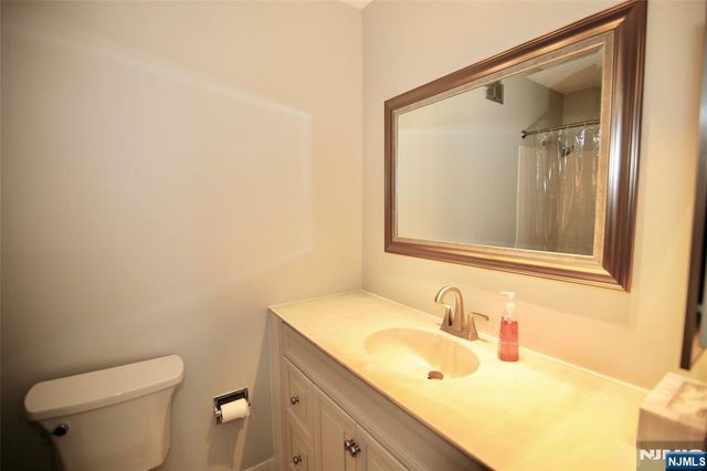 300 Winston Drive 106, Cliffside Park, NJ 07010