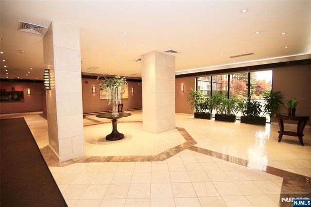 300 Winston Drive 106, Cliffside Park, NJ 07010