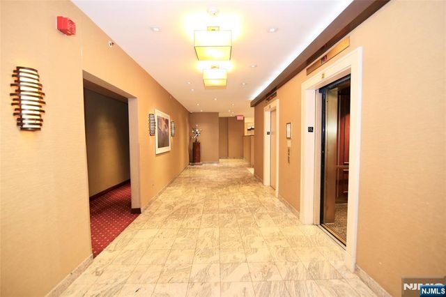 300 Winston Drive 106, Cliffside Park, NJ 07010
