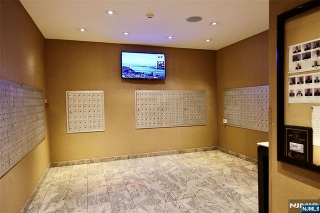 300 Winston Drive 106, Cliffside Park, NJ 07010
