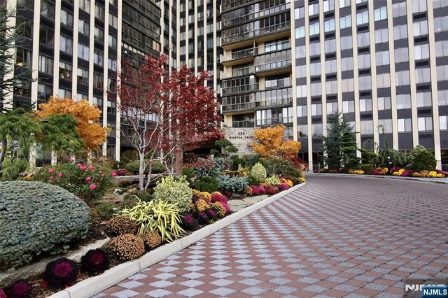 300 Winston Drive 106, Cliffside Park, NJ 07010
