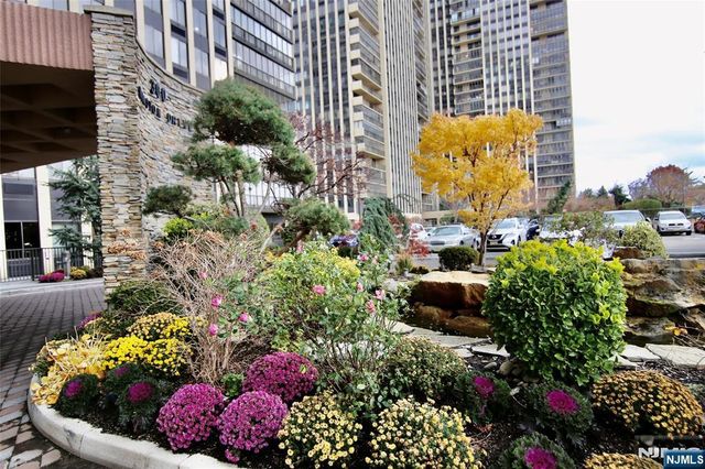 300 Winston Drive 106, Cliffside Park, NJ 07010