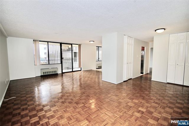 300 Winston Drive 106, Cliffside Park, NJ 07010