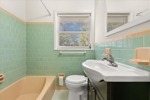 3085 Savannah Highway, Charleston, SC 29414