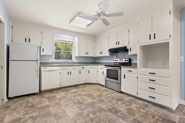 3085 Savannah Highway, Charleston, SC 29414