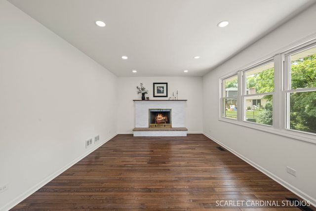 1110 S Fernandez Avenue, Arlington Heights, IL 60005