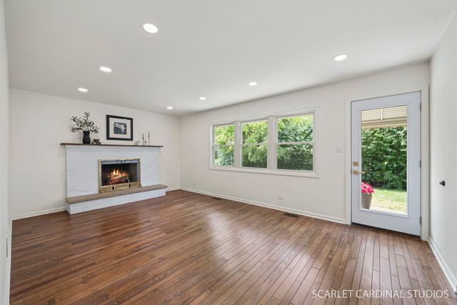 1110 S Fernandez Avenue, Arlington Heights, IL 60005