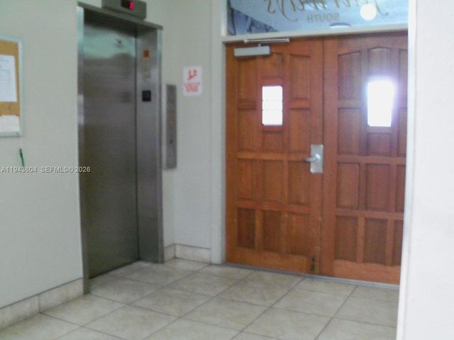 300 NE 14th Ave 206, Hallandale Beach, FL 33009