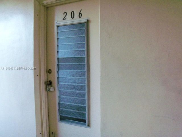 300 NE 14th Ave 206, Hallandale Beach, FL 33009