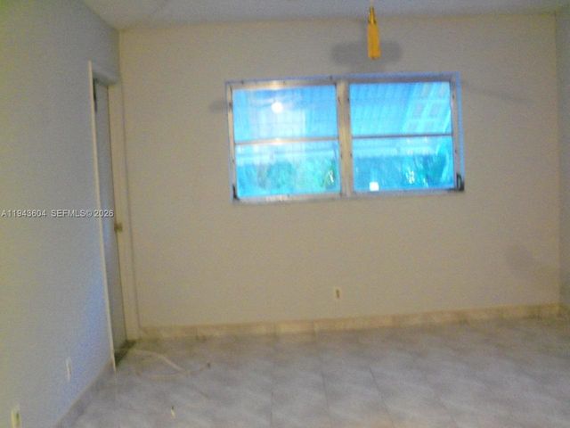 300 NE 14th Ave 206, Hallandale Beach, FL 33009