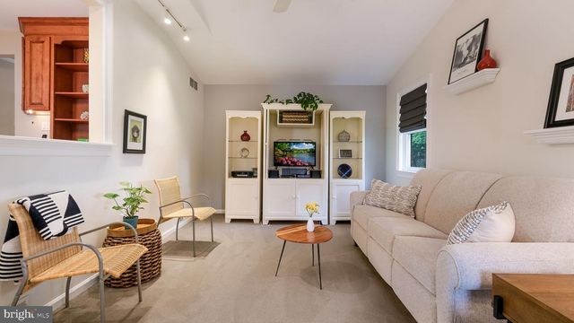 74 BASIL RD, Langhorne, PA 19047