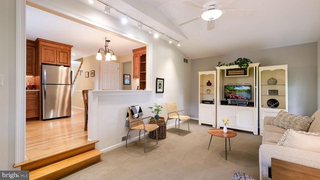 74 BASIL RD, Langhorne, PA 19047