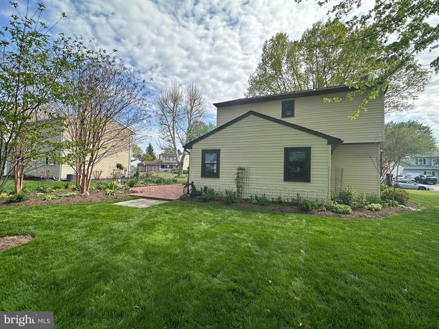 74 BASIL RD, Langhorne, PA 19047