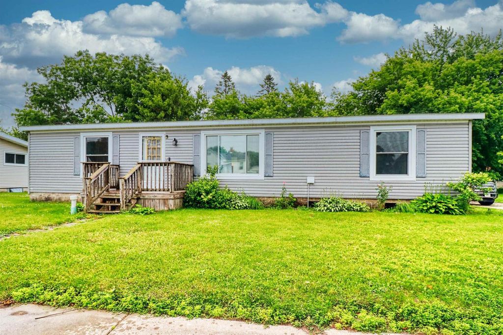 216 ERIE AVENUE, Oconto, WI 54153