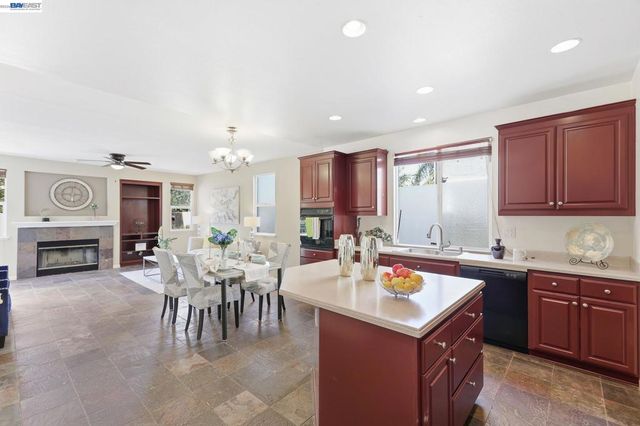 1821 Tioga Pass Way, Antioch, CA 94531