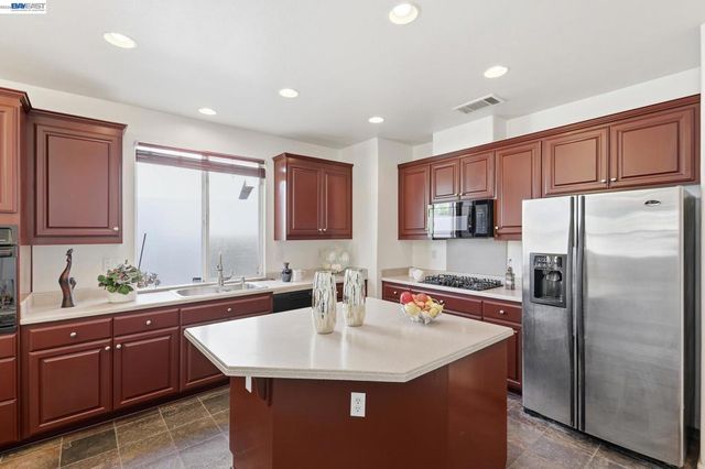 1821 Tioga Pass Way, Antioch, CA 94531