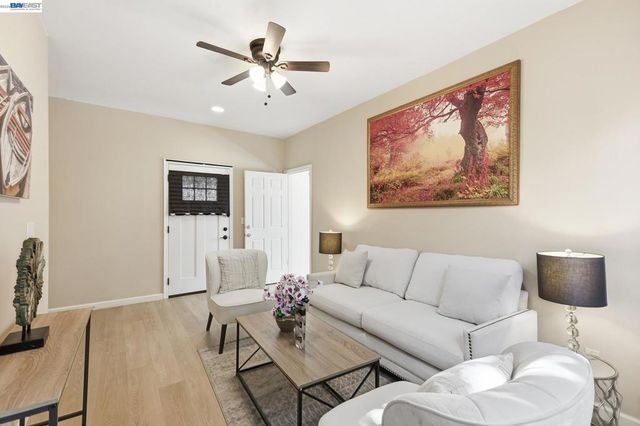 1821 Tioga Pass Way, Antioch, CA 94531